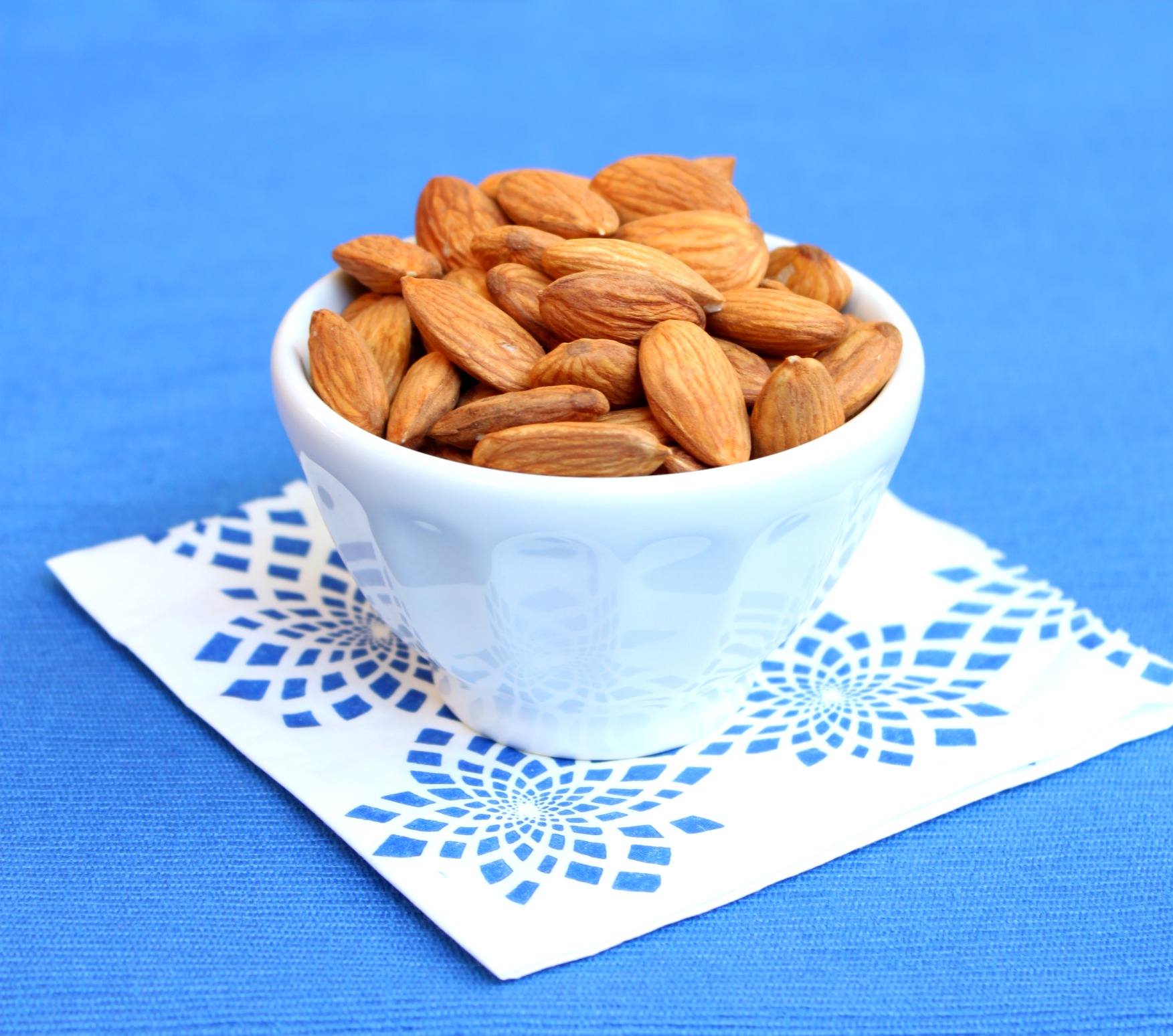 Almonds cup 2