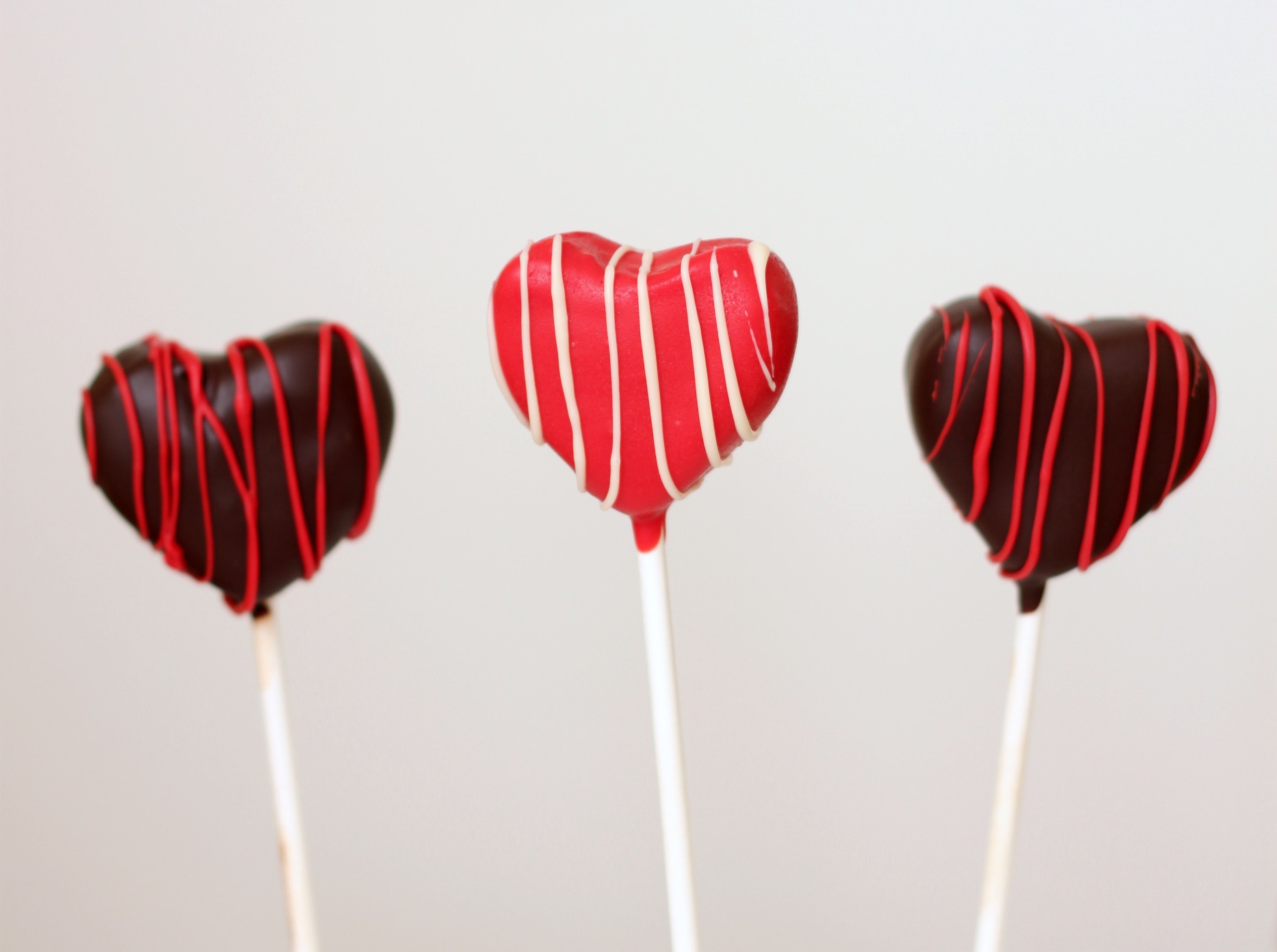 Heart cake pops up